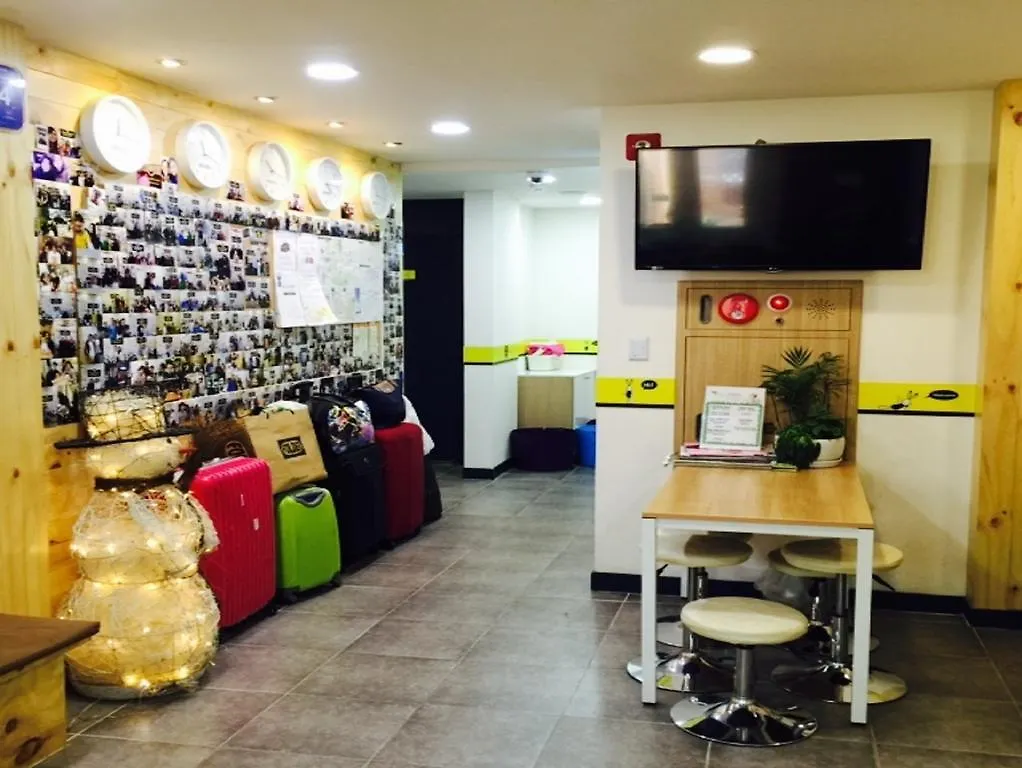 24 Guesthouse Myeongdong Avenue Seoul 2*,  South Korea
